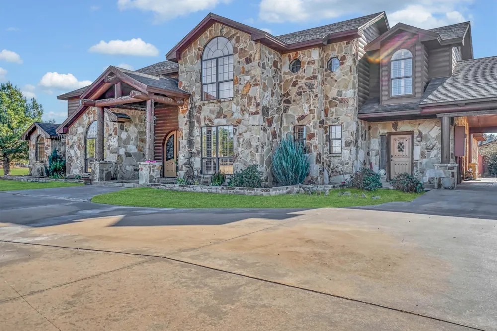 4517 Cottonwood Lane Vernon, TX 76384