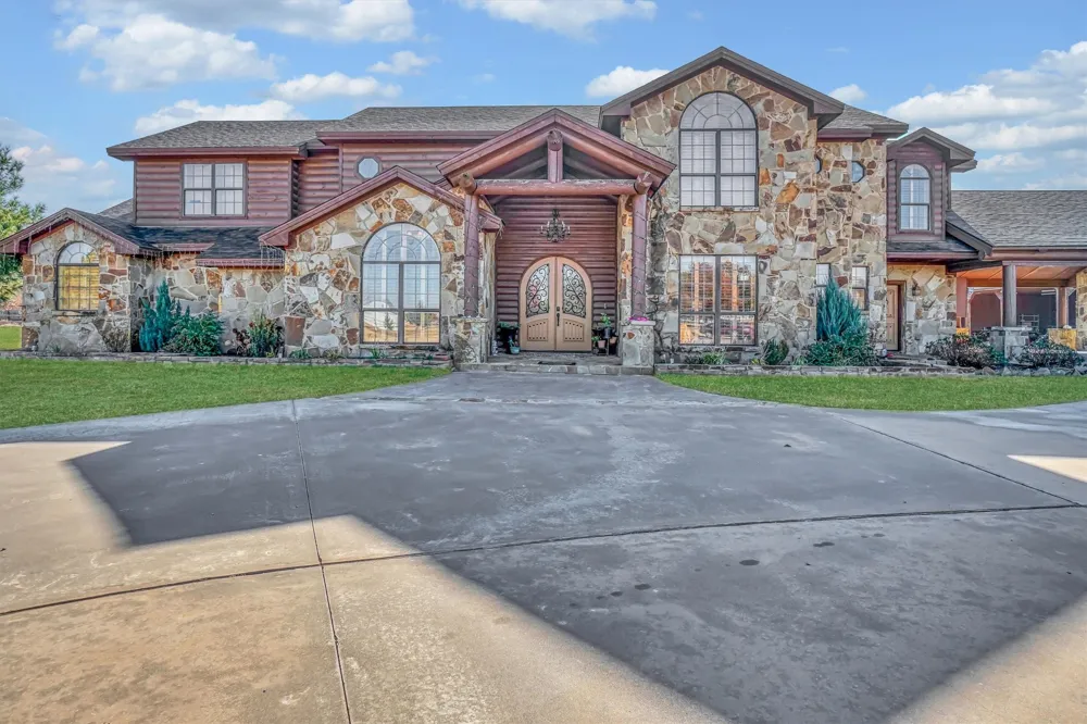 4517 Cottonwood Lane Vernon, TX 76384