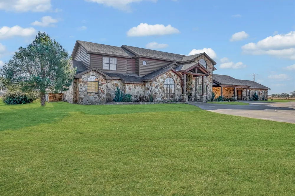 4517 Cottonwood Lane Vernon, TX 76384