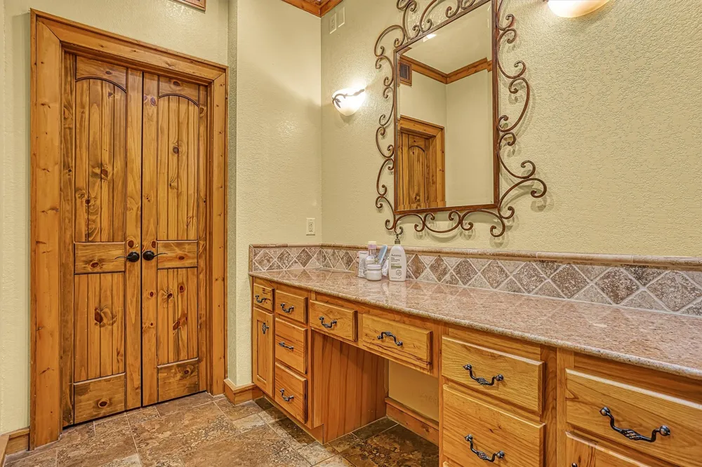 4517 Cottonwood Lane Vernon, TX 76384