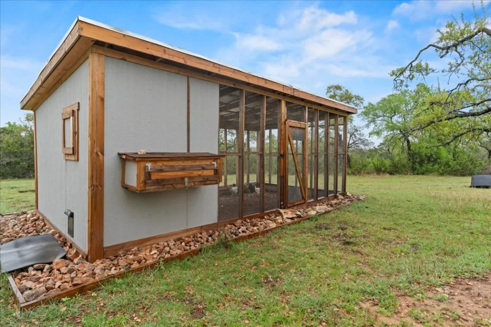 1951 Bridlewood Ranches Drive San Marcos, TX 78666