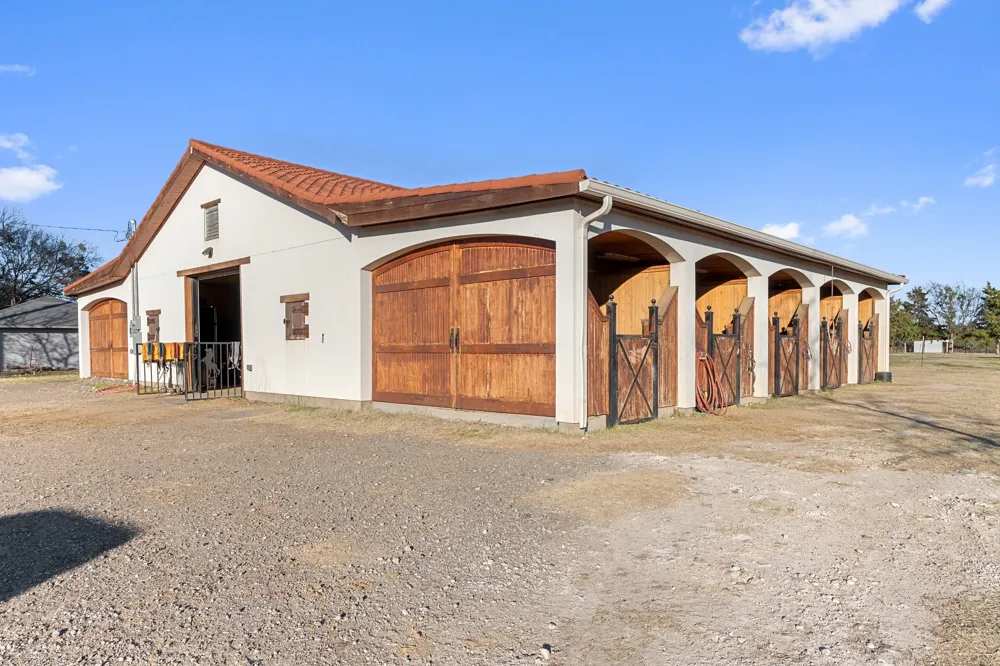 1715 S Joe Wilson Road Ovilla, TX 75104