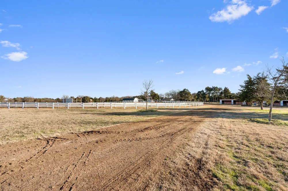 1715 S Joe Wilson Road Ovilla, TX 75104