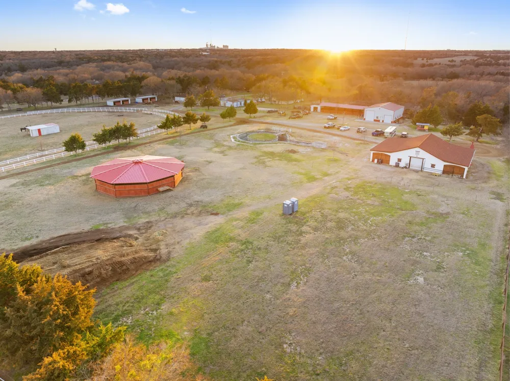 1715 S Joe Wilson Road Ovilla, TX 75104