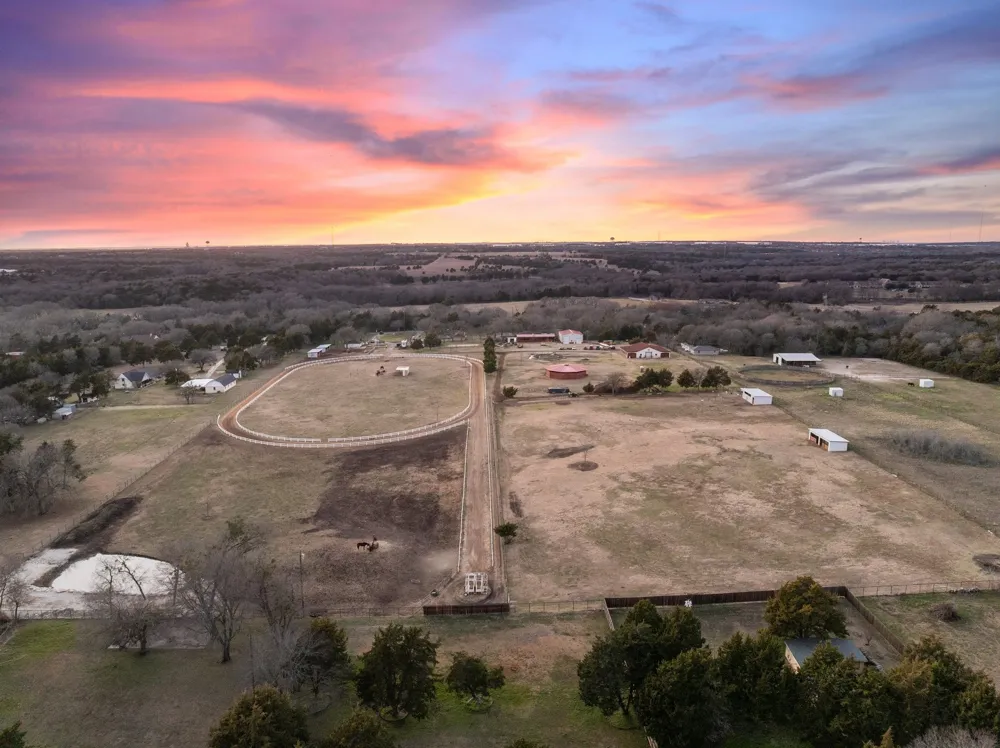 1715 S Joe Wilson Road Ovilla, TX 75104