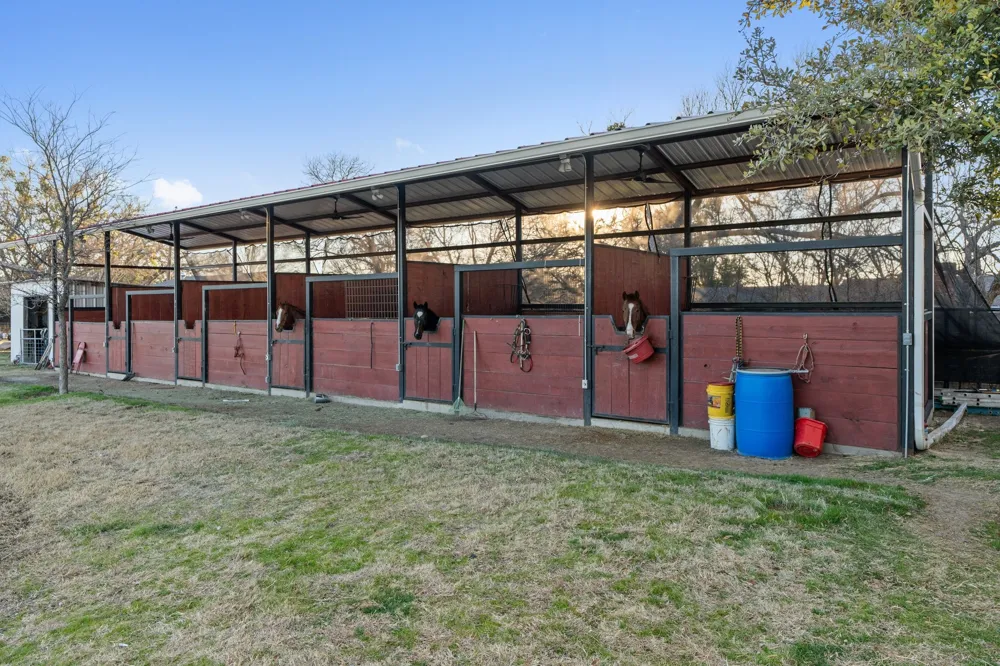 1715 S Joe Wilson Road Ovilla, TX 75104