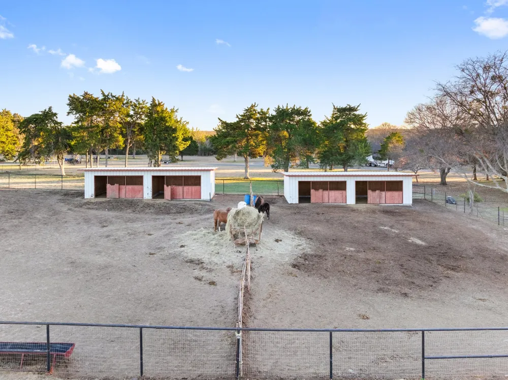 1715 S Joe Wilson Road Ovilla, TX 75104