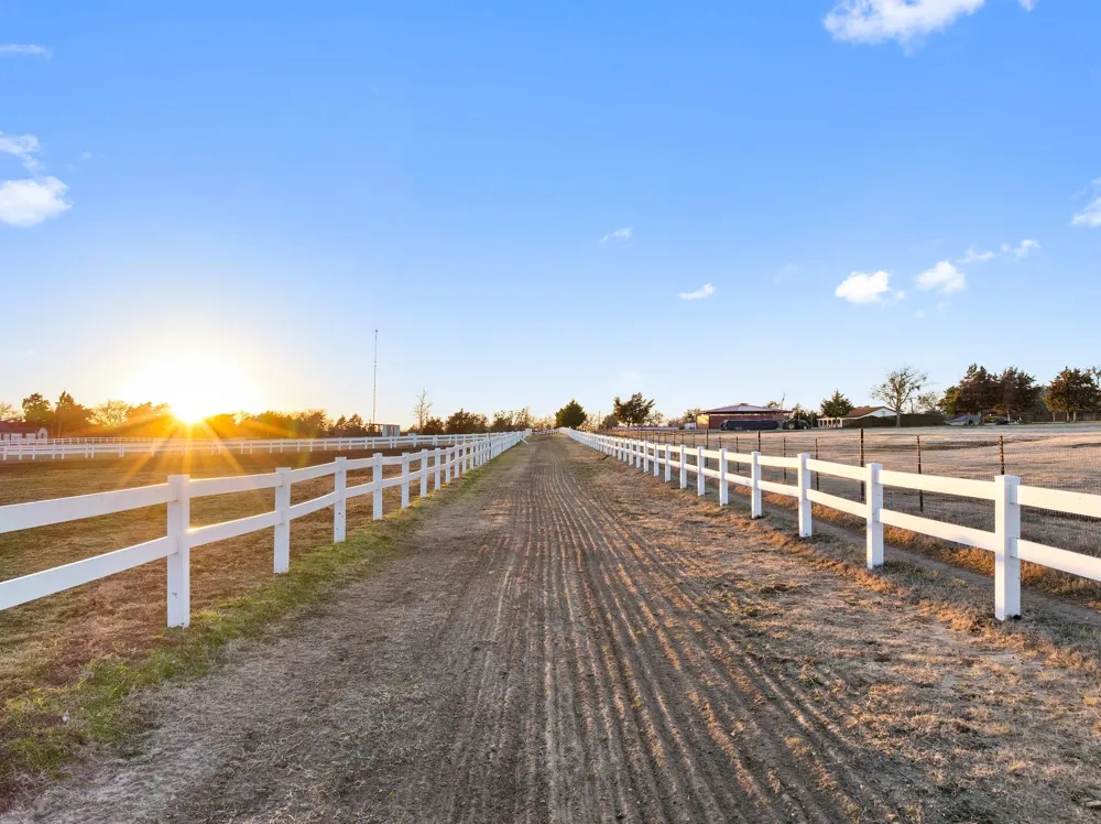 1715 S Joe Wilson Road Ovilla, TX 75104