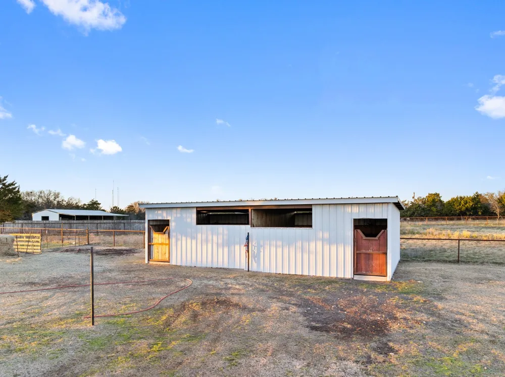 1715 S Joe Wilson Road Ovilla, TX 75104