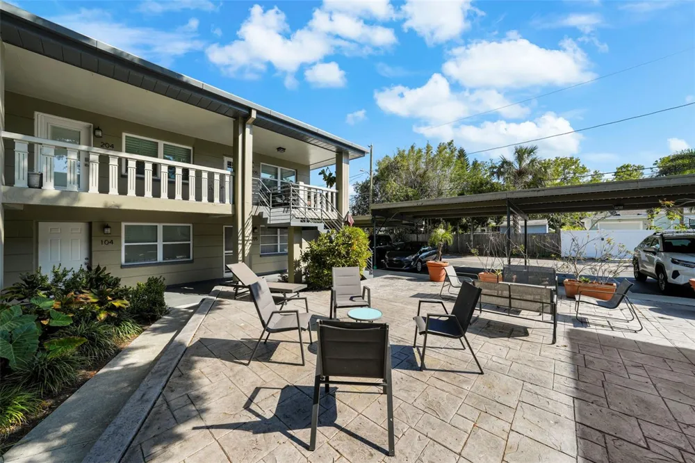 426 32ND AVENUE #102E St Petersburg, FL 33704