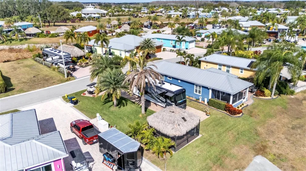 3272 FISH HAWK DRIVE Polk City, FL 33868