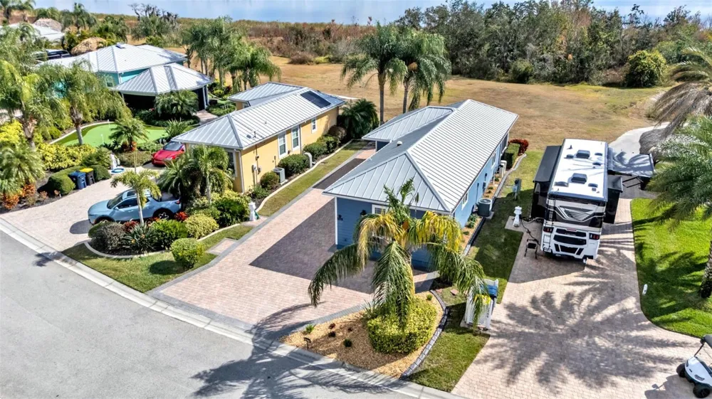 3272 FISH HAWK DRIVE Polk City, FL 33868