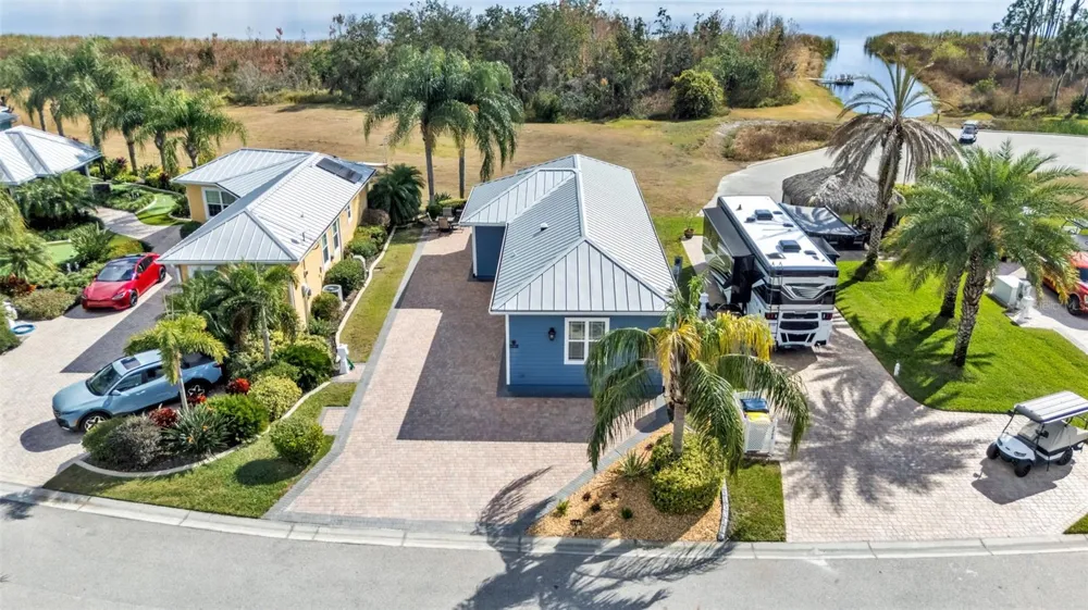 3272 FISH HAWK DRIVE Polk City, FL 33868