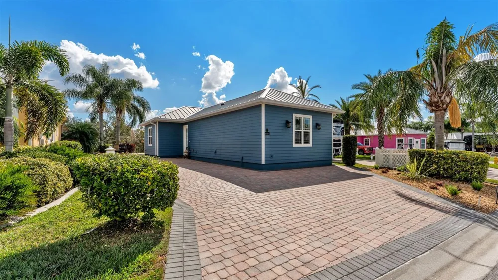 3272 FISH HAWK DRIVE Polk City, FL 33868