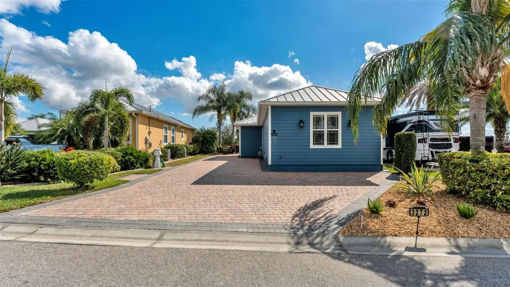 3272 FISH HAWK DRIVE Polk City, FL 33868