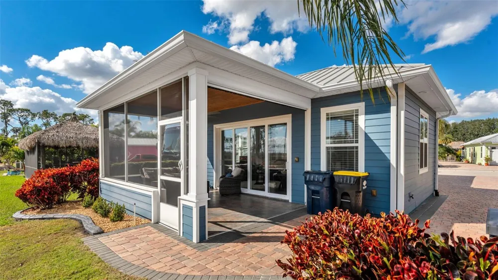 3272 FISH HAWK DRIVE Polk City, FL 33868