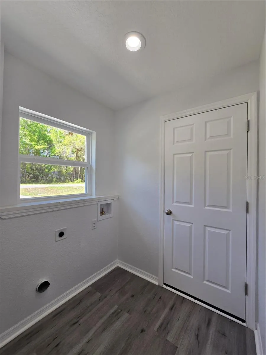 131 FISHER ROAD Ocklawaha, FL 32179