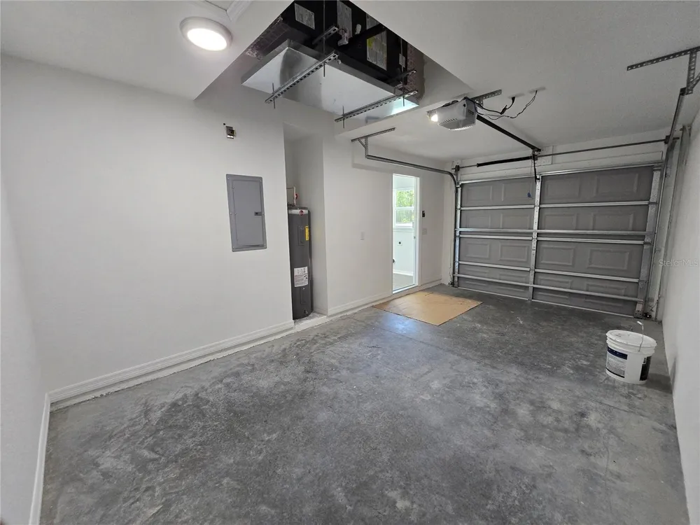131 FISHER ROAD Ocklawaha, FL 32179