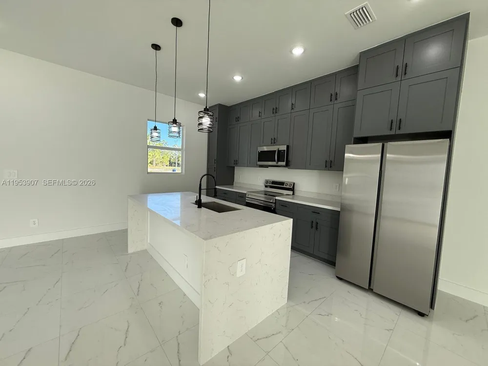 1121 FLORENCE ST E Lehigh Acres, FL 33974