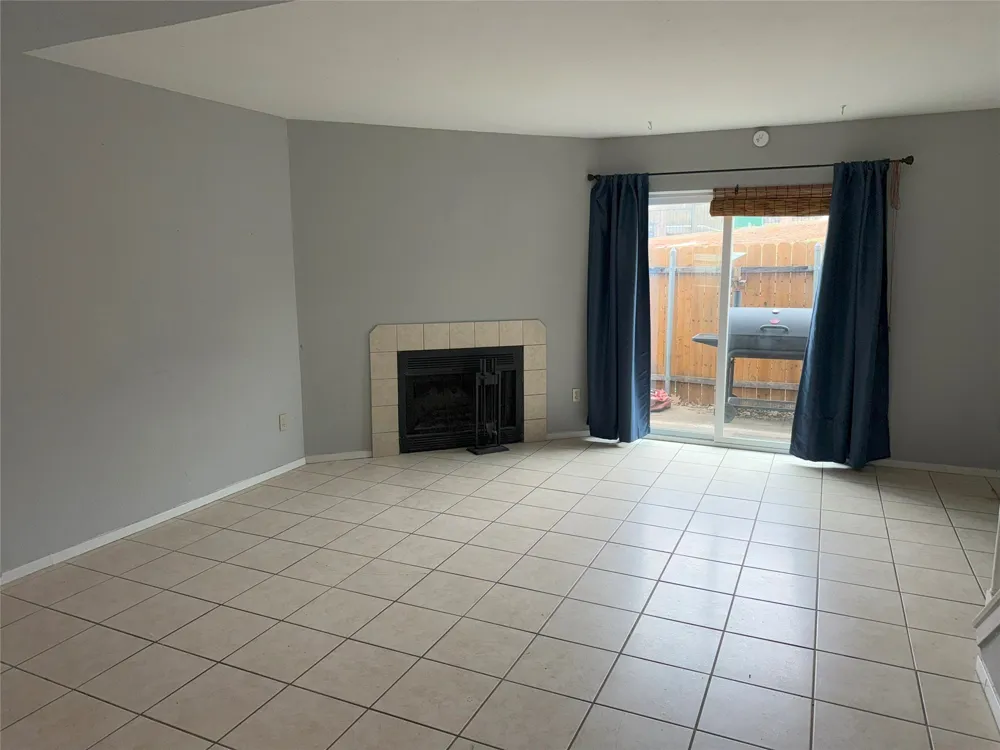 732 W Collins Street Denton, TX 76201