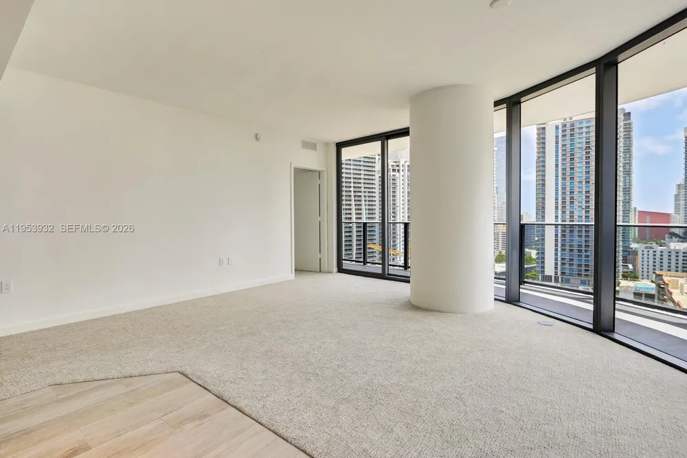 45 SW 9th St #1806 Miami, FL 33130