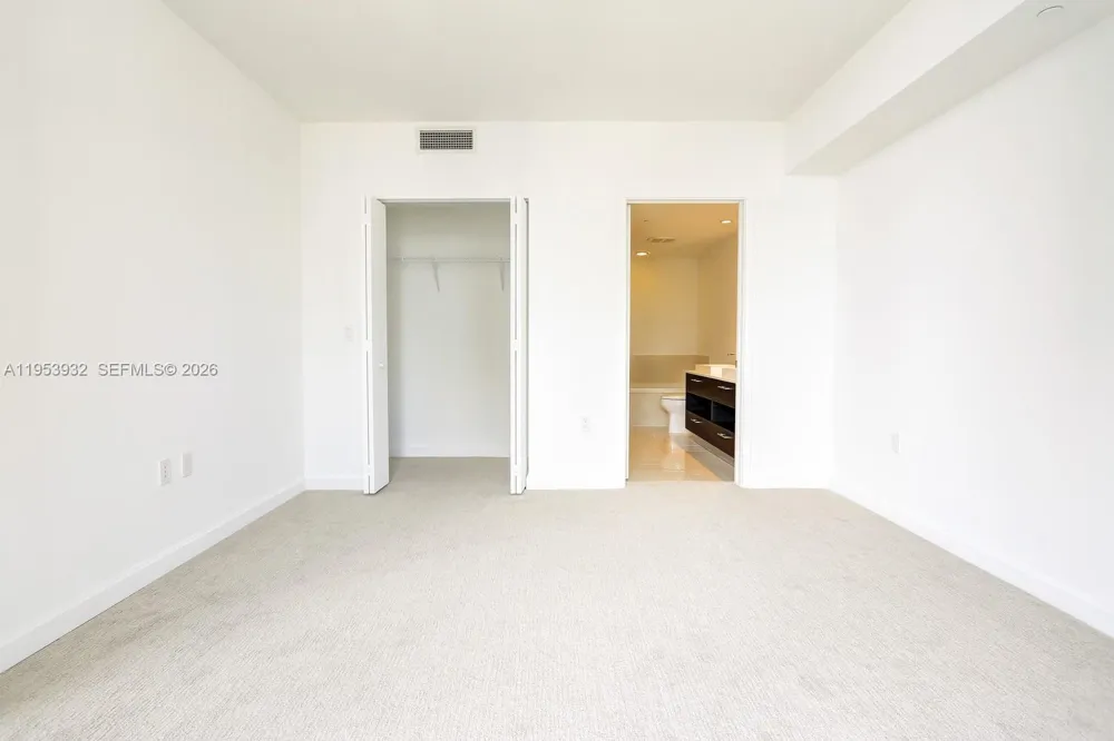 45 SW 9th St #1806 Miami, FL 33130