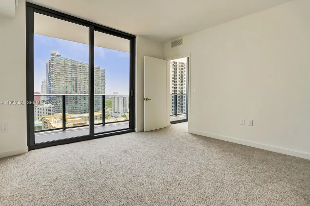 45 SW 9th St #1806 Miami, FL 33130