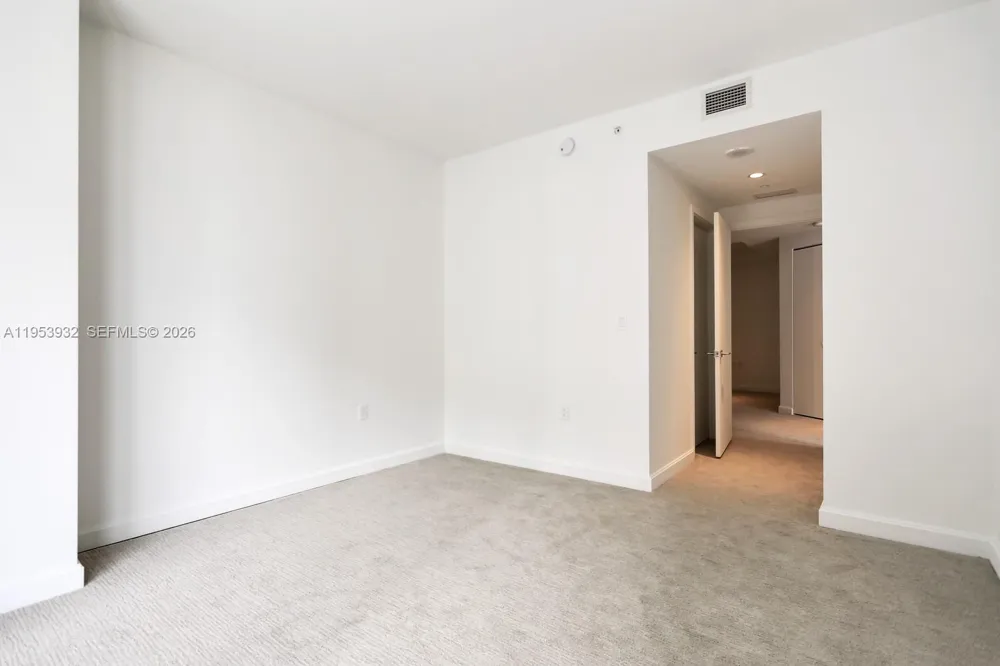 45 SW 9th St #1806 Miami, FL 33130