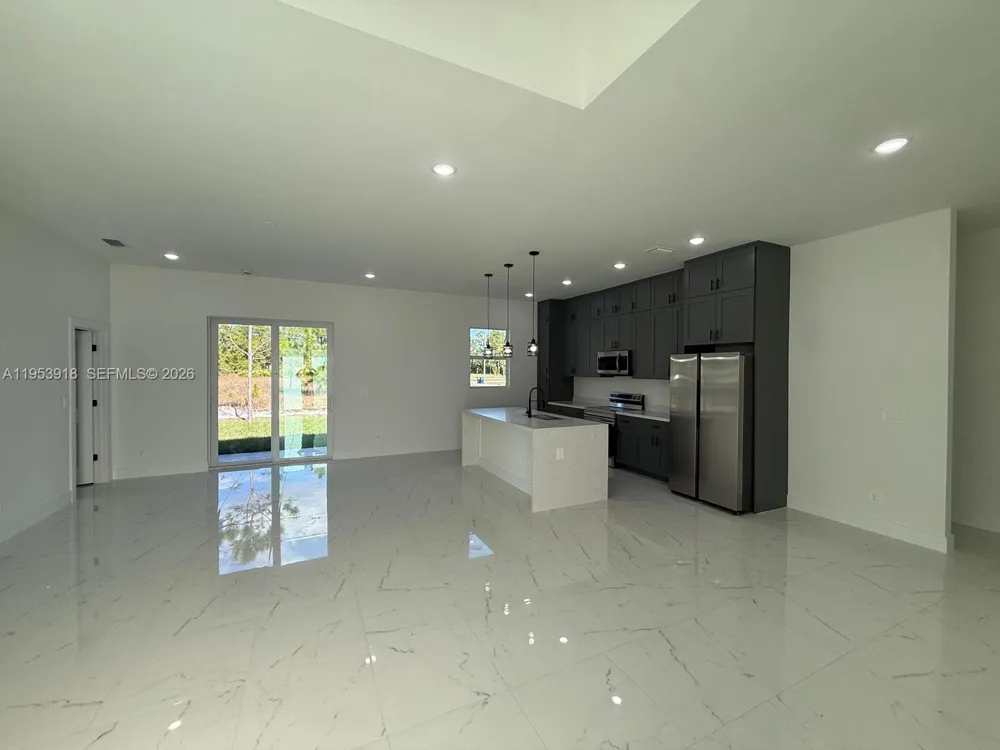 1121 FLORENCE ST E #1121 Lehigh Acres, FL 33974
