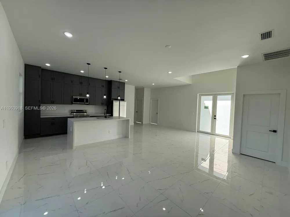 1121 FLORENCE ST E #1121 Lehigh Acres, FL 33974