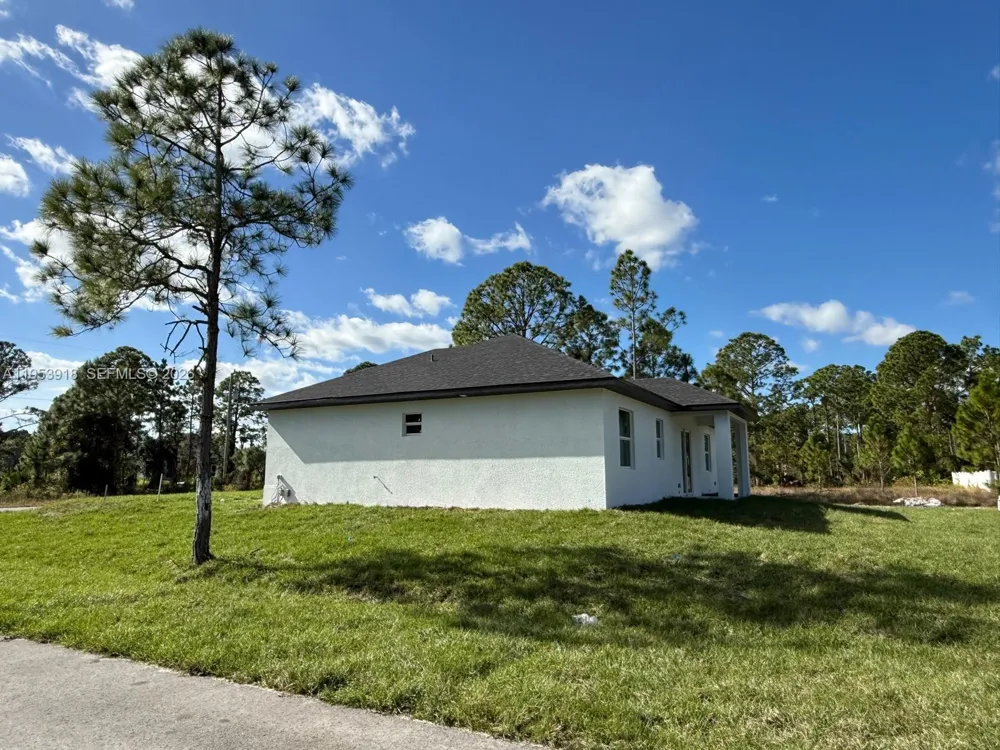 1121 FLORENCE ST E #1121 Lehigh Acres, FL 33974