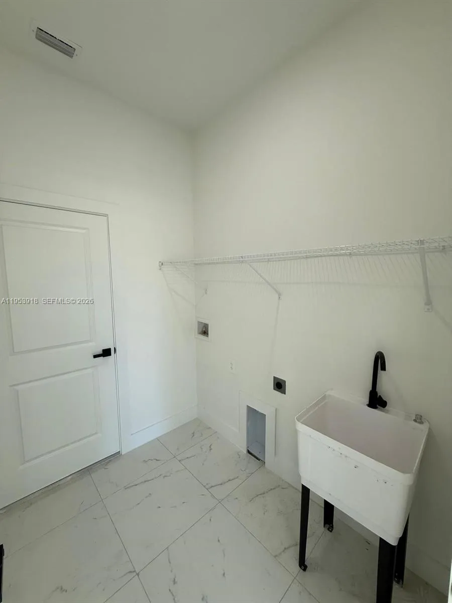 1121 FLORENCE ST E #1121 Lehigh Acres, FL 33974