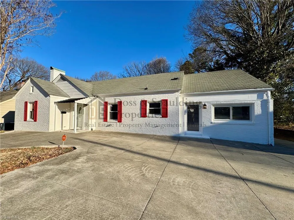 1802 W Friendly Avenue