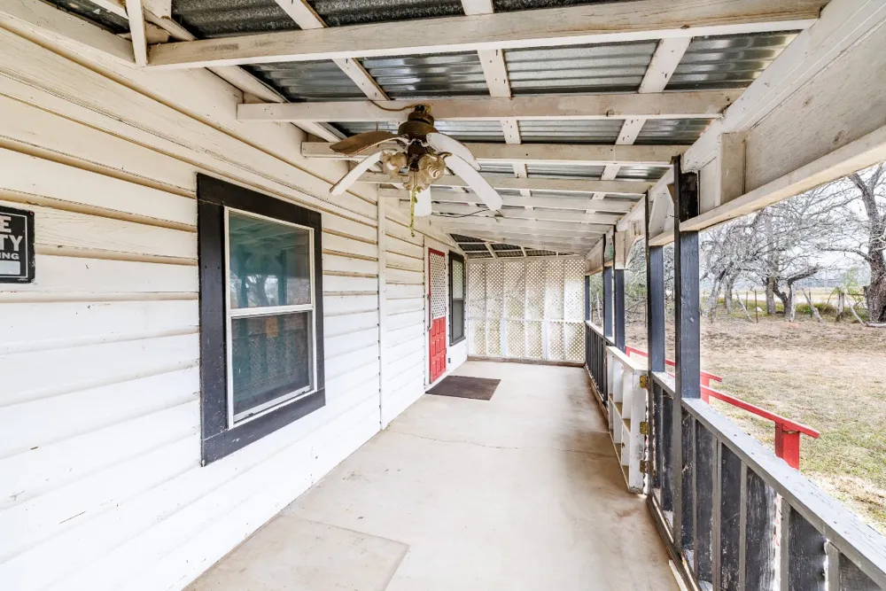 406 Carpenter Street Smiley, TX 78159