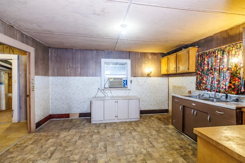 406 Carpenter Street Smiley, TX 78159