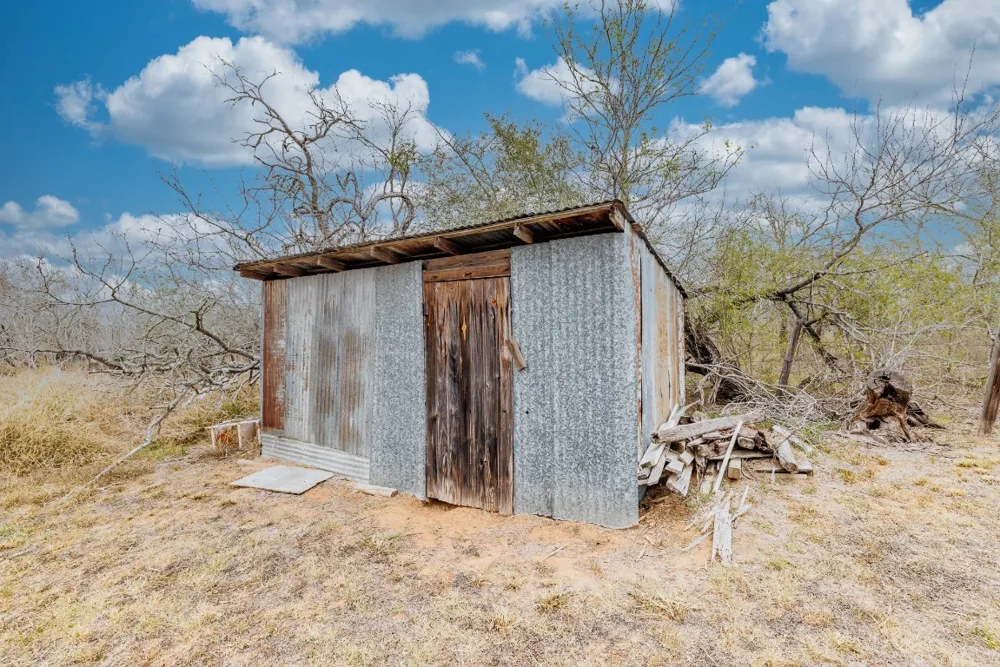 406 Carpenter Street Smiley, TX 78159