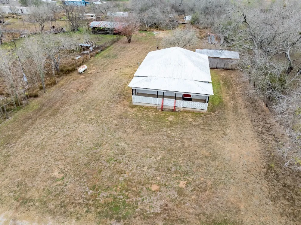406 Carpenter Street Smiley, TX 78159