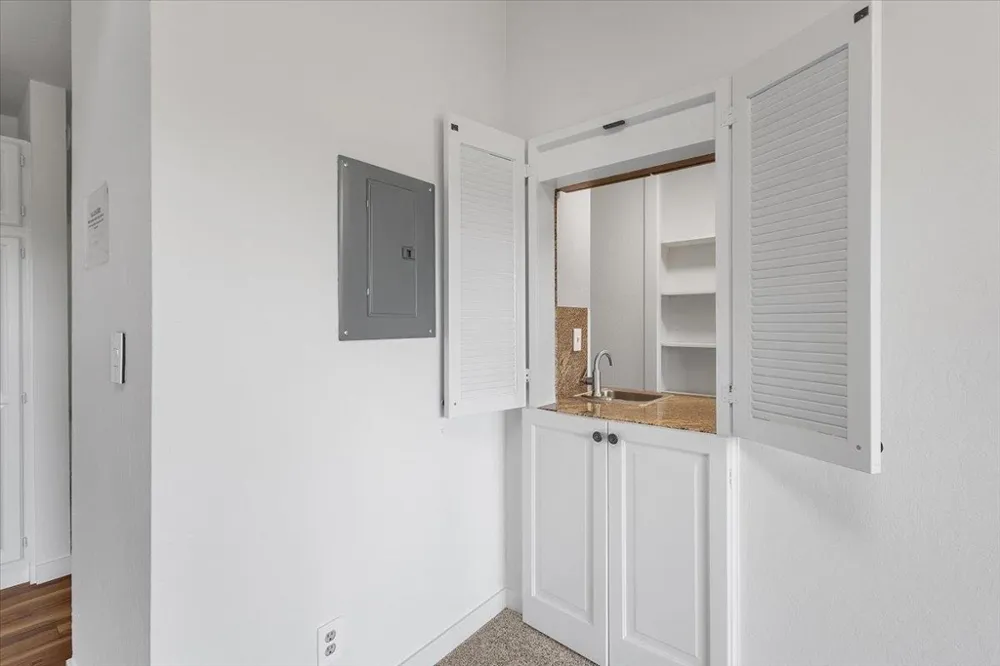 19100 Crest Ave #100 Castro Valley, CA 94546