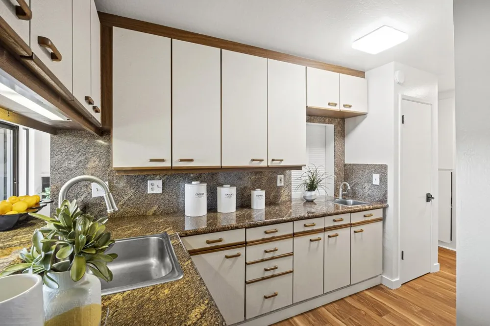 19100 Crest Ave #100 Castro Valley, CA 94546