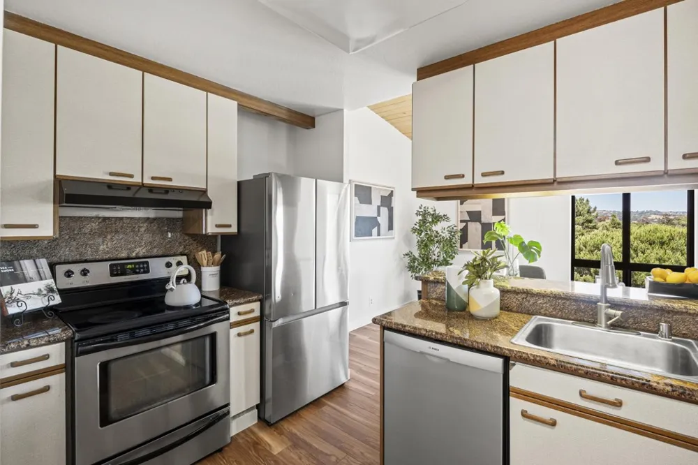 19100 Crest Ave #100 Castro Valley, CA 94546
