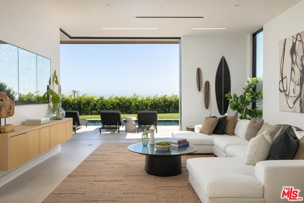 23917 Malibu Road Malibu, CA 90265