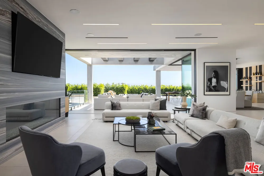 23917 Malibu Road Malibu, CA 90265