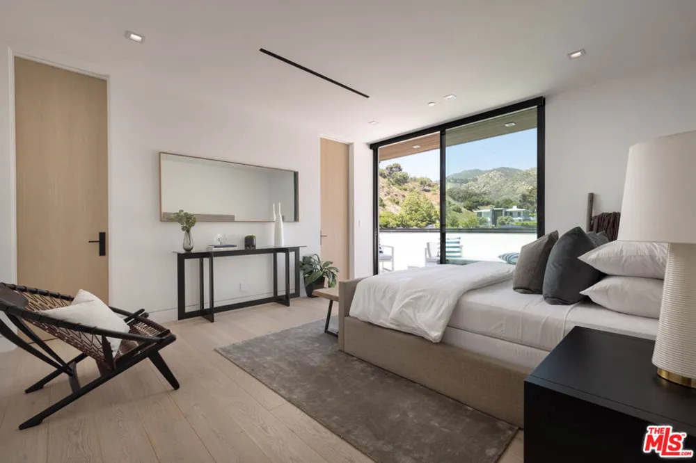 23917 Malibu Road Malibu, CA 90265