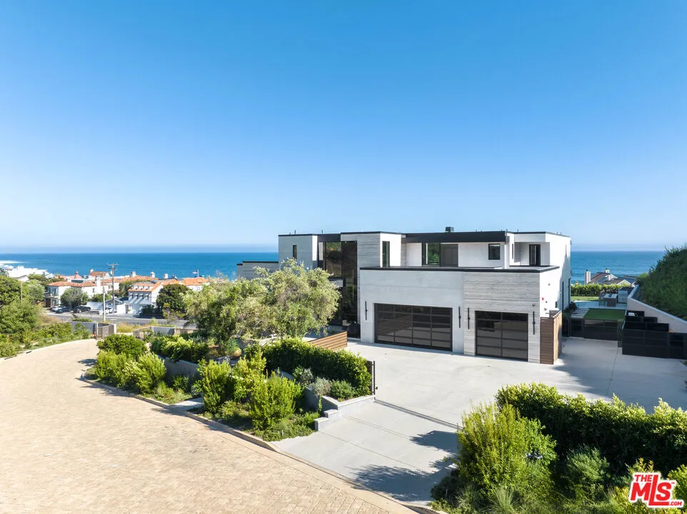 23917 Malibu Road Malibu, CA 90265