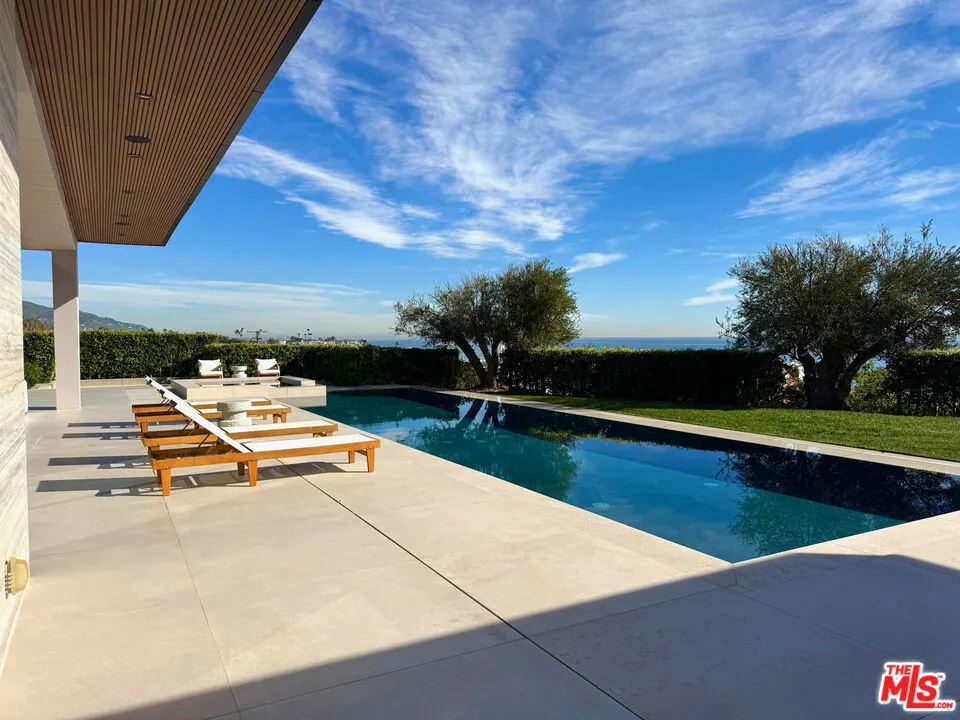 23917 Malibu Road Malibu, CA 90265