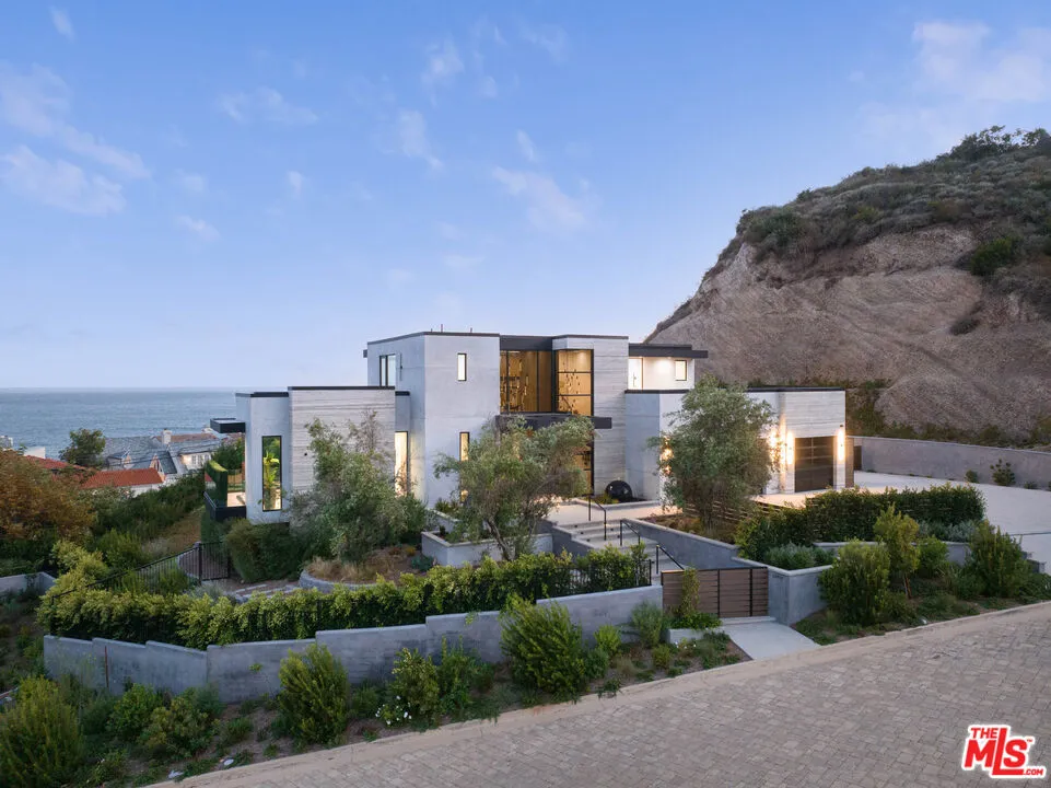 23917 Malibu Road Malibu, CA 90265