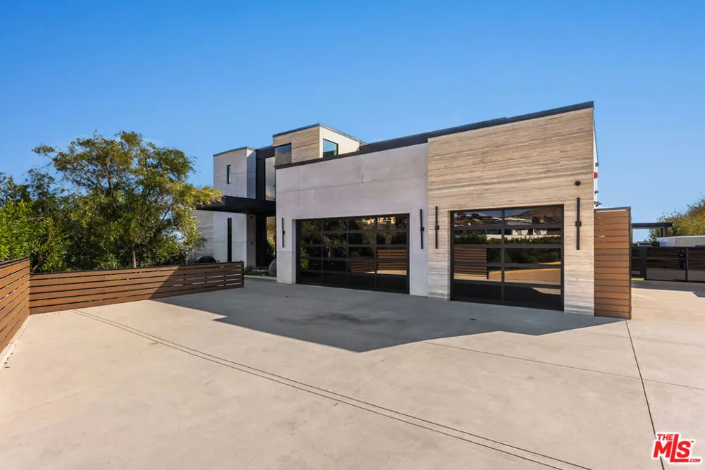 23917 Malibu Road Malibu, CA 90265