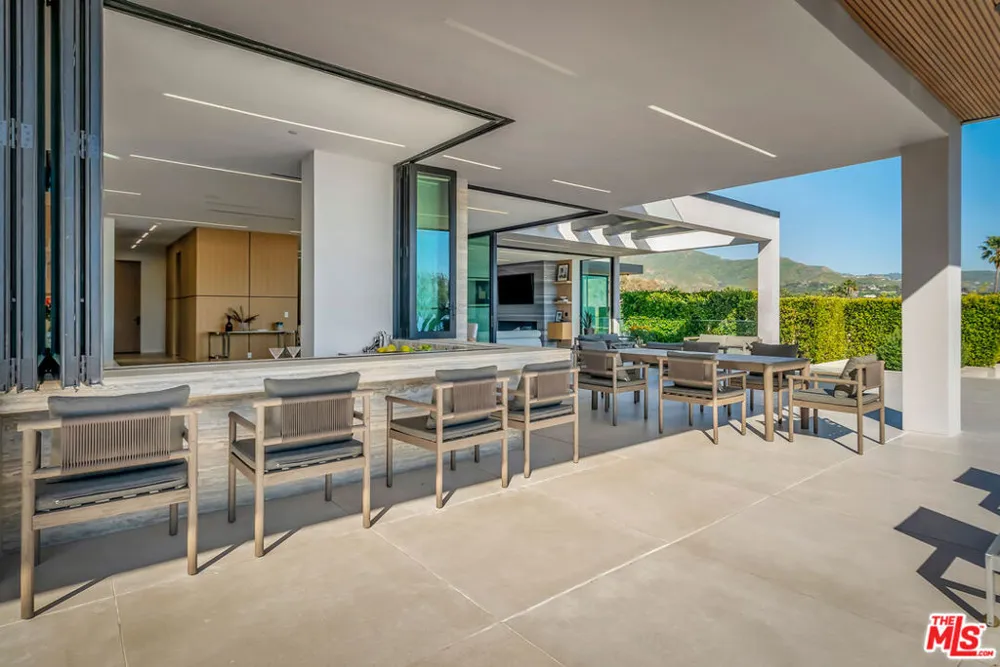 23917 Malibu Road Malibu, CA 90265