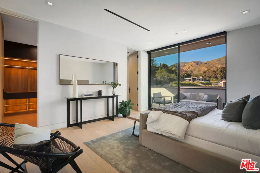 23917 Malibu Road Malibu, CA 90265