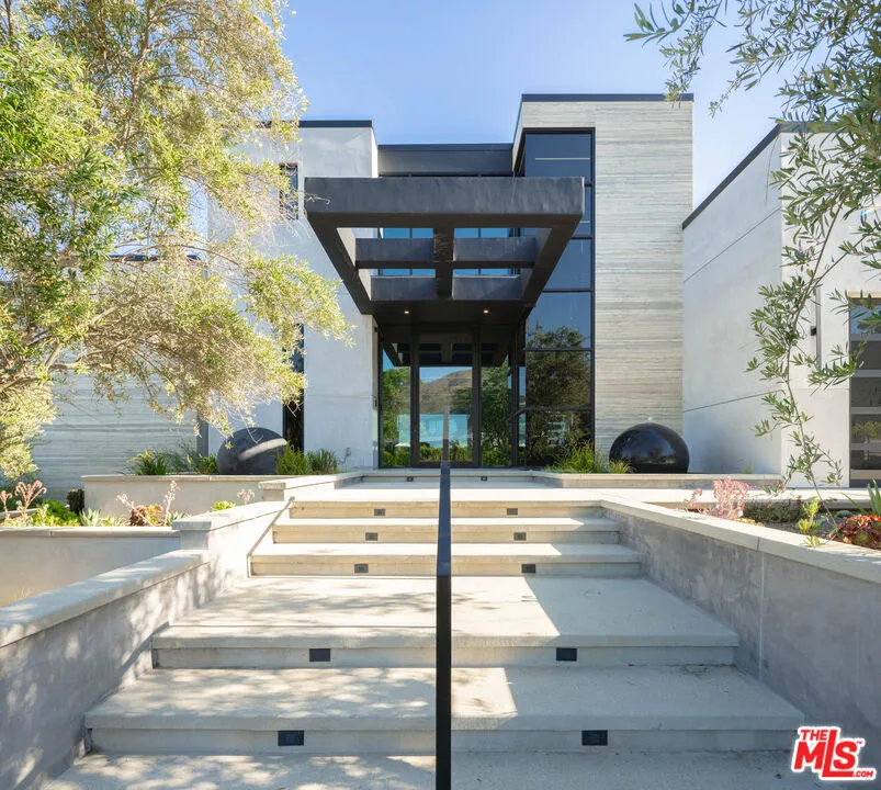 23917 Malibu Road Malibu, CA 90265